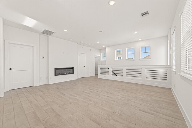 Building Photo - 15126 Dry Crk Jct Pl