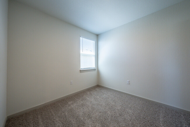 Building Photo - 13708 Lubeck Dr