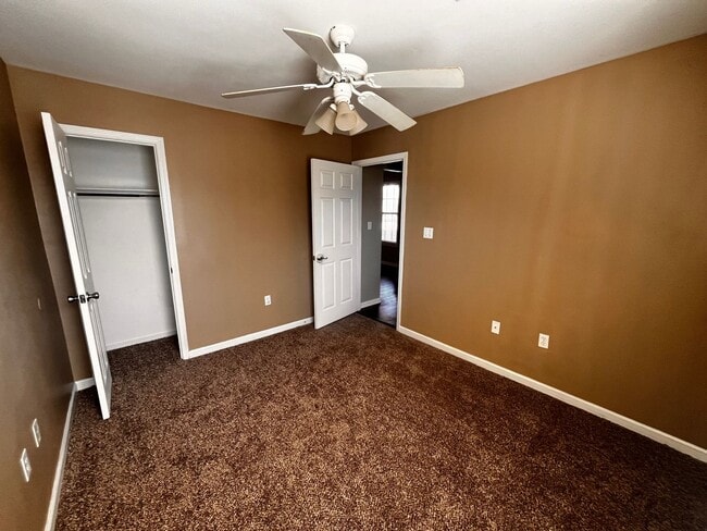 Building Photo - 3/2 in Sherwood