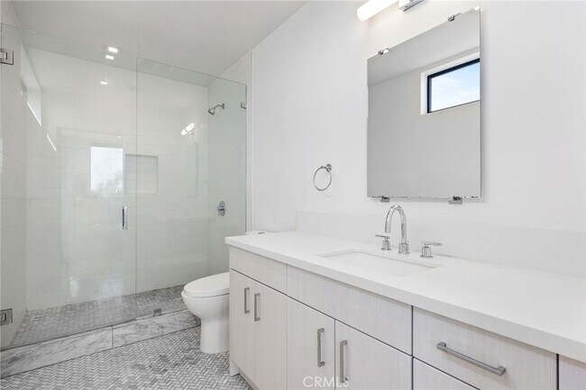 Building Photo - 2432 Penmar Ave