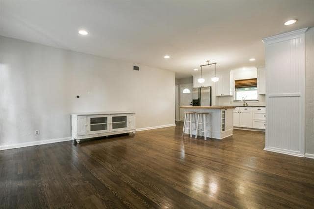 Building Photo - 630 Downing Dr