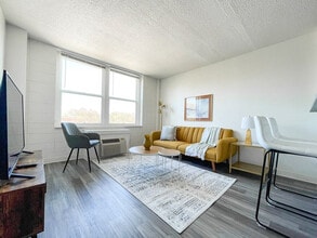 Building Photo - 2515 Burnet Ave