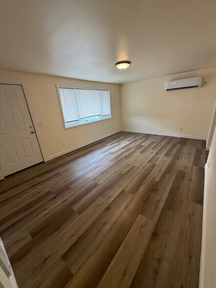 Building Photo - 4245 Joann Dr NE