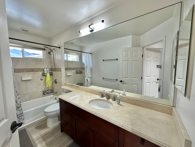 Building Photo - Modern & Custom 3 Bedroom / 2.5 Bathroom House in The Cottages At Kehalani! Pet friendly!