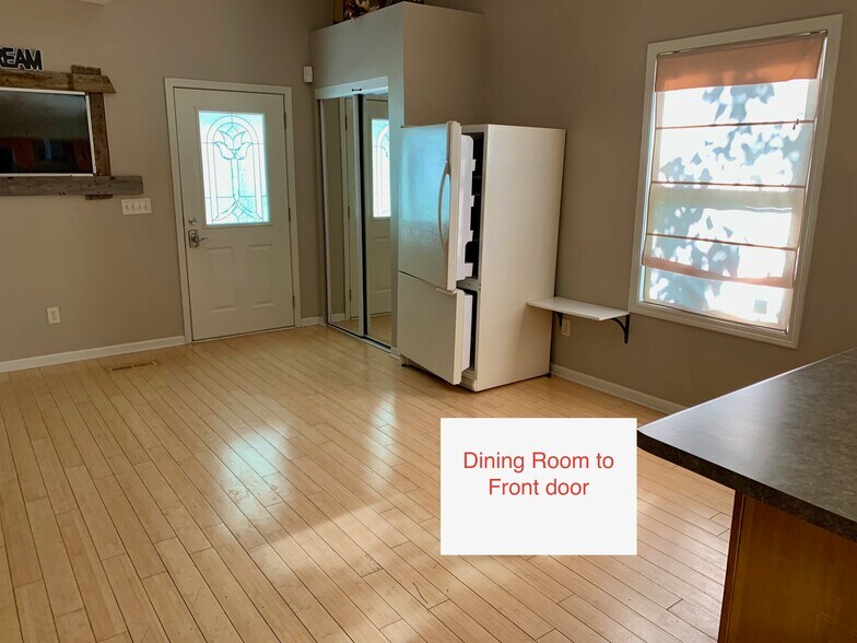 Building Photo - 112 Cook St