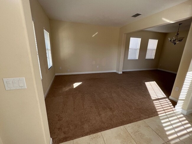 Building Photo - INDEPENDENCE IN WINTER GARDEN 4 BEDROOM RE...