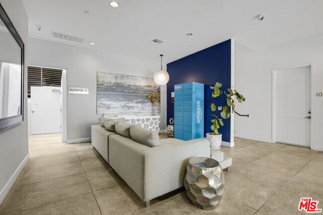 Building Photo - 118 S Kenwood St