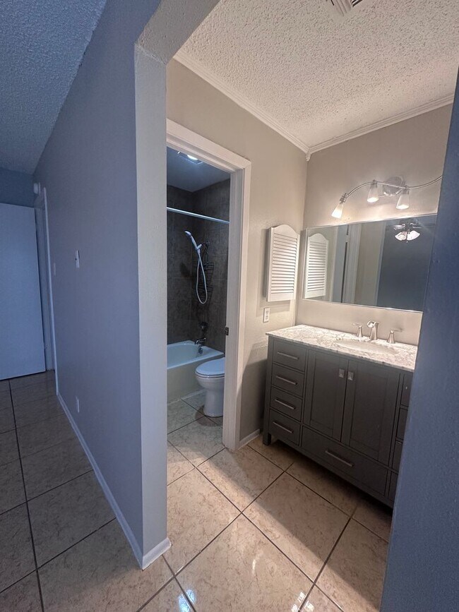 Building Photo - CUTE 3/2 NESTLED ON A CORNER LOT IN CONVER...