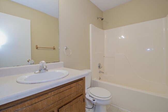 Building Photo - 371 Peabody Dr