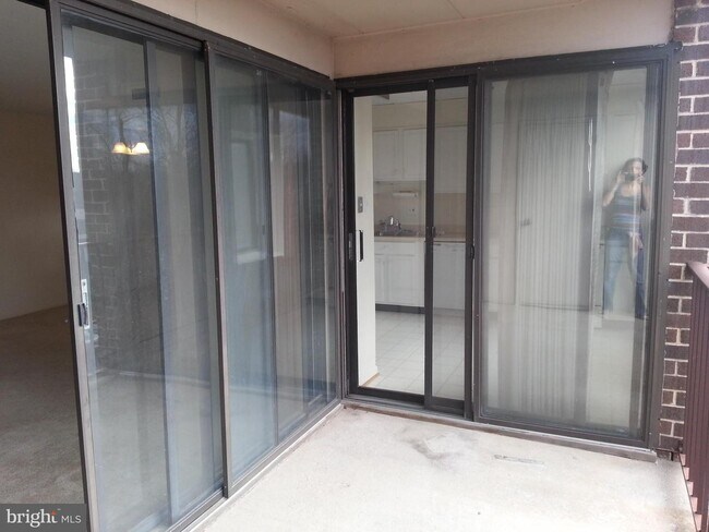 Building Photo - 128 Roberts Ln
