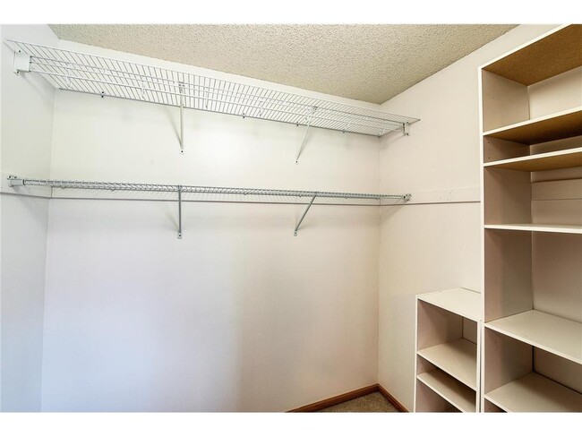 Building Photo - 1728 Ponderosa Ln