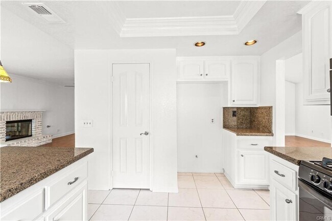 Building Photo - 1260 Highcliff Cir