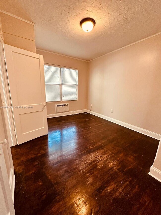 Building Photo - 344 Mendoza Ave