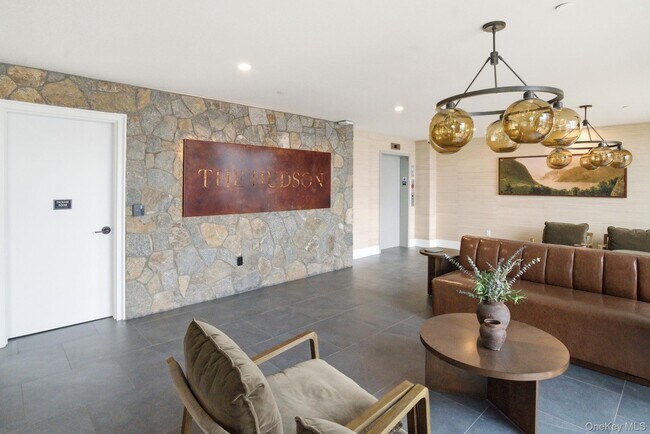 Building Photo - 25 S Riverside Ave