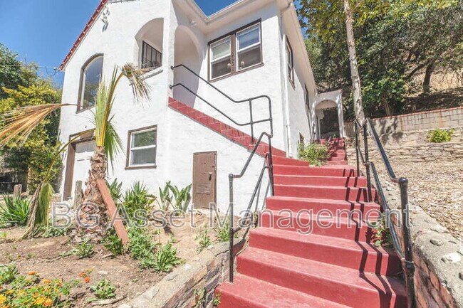 Building Photo - 2801 Sabral Cir