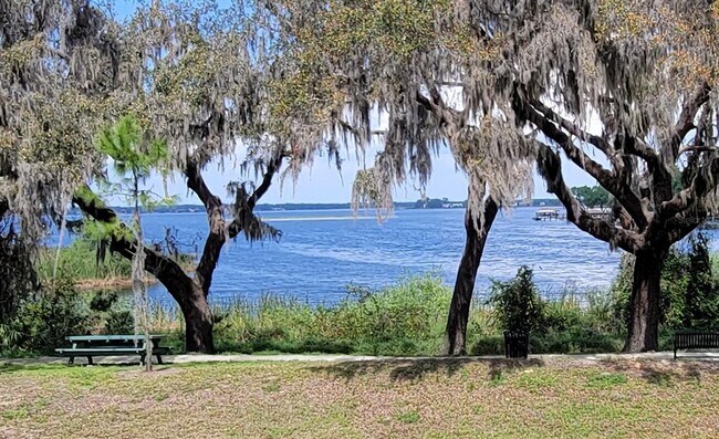 Building Photo - 17415 Bal Harbour Dr