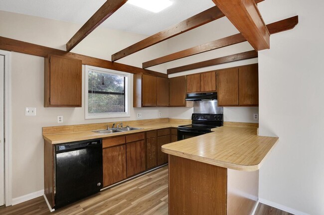 Building Photo - Adorable Duplex!