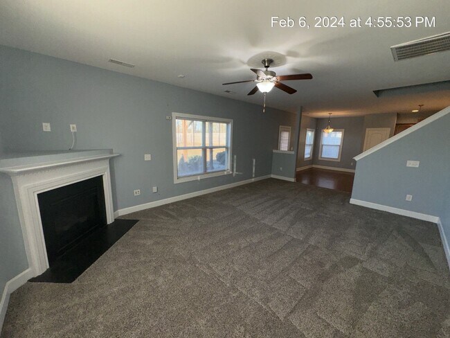 Building Photo - 118 Blackhawk Lane