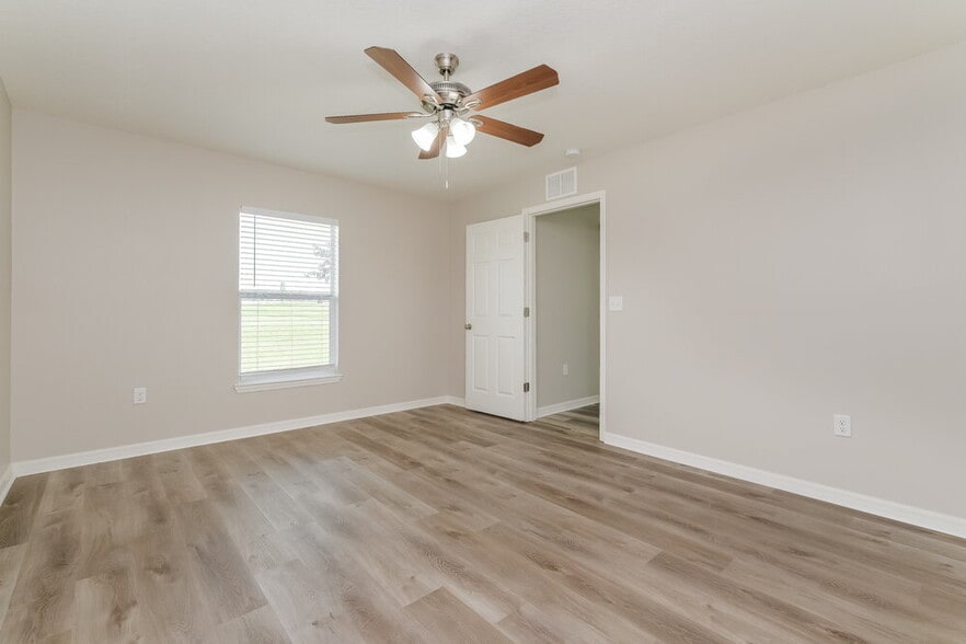 Building Photo - 6643 Wirevine Dr