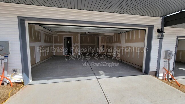 Building Photo - 2354 Donnelly Hls Ln