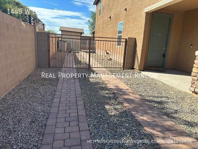 Building Photo - 1445 W Locke Dr