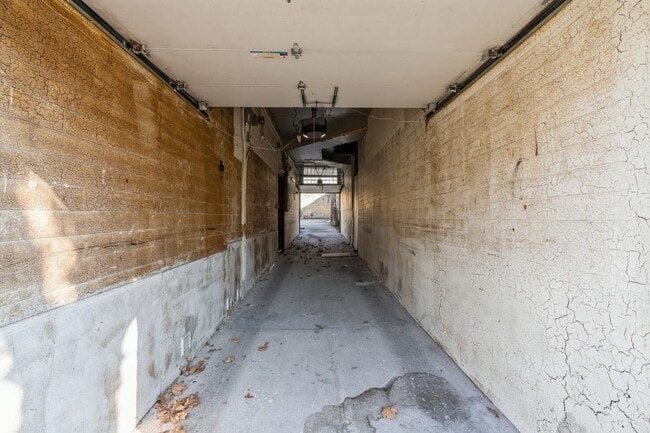 Building Photo - 40 Beacon Ave