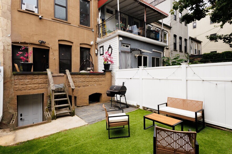 Building Photo - 1381 St Marks Ave