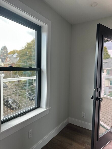 3rd floor wrap around deck - 35 Hunnewell Ave