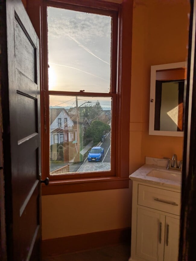 Building Photo - 11thStPl114(1-4)