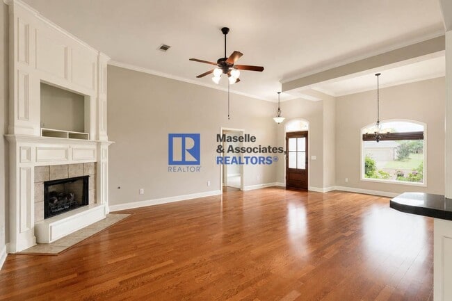 Building Photo - 3 Bed / 2 Bath Home on the Water in Ashbrooke