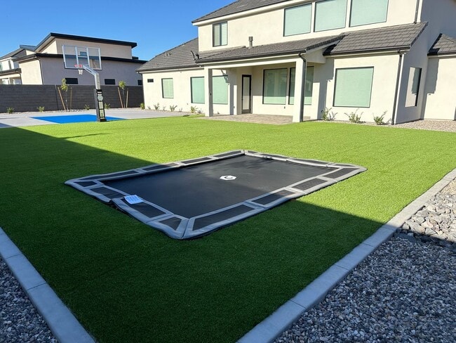 Building Photo - 5 Bedroom Home In Washington Fields