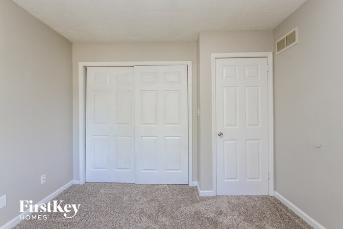 Building Photo - 4639 Thornleigh Dr