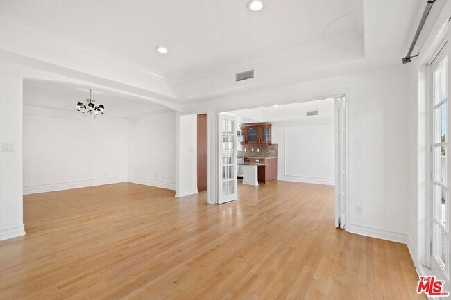 Building Photo - 11723 Mayfield Ave