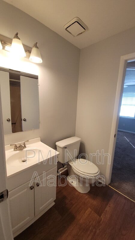 Building Photo - 1221 Grant St SE