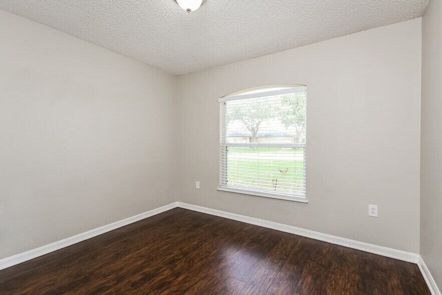 Building Photo - 4102 Iveyglen Ave