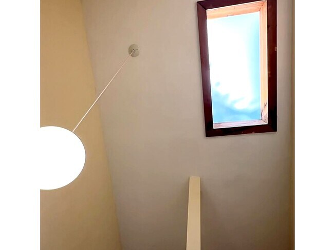 Building Photo - 11710 Southlake Dr