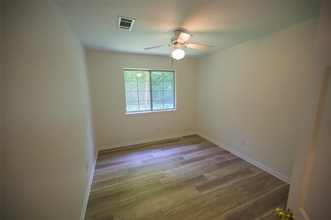 Building Photo - 6000 La Naranja Ln