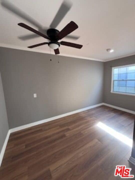 Building Photo - 6226 3/4-6224 De Longpre Ave