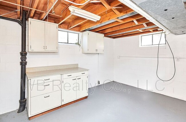 Building Photo - 601 34th St