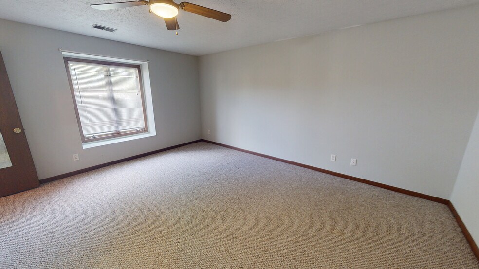 Building Photo - 888 Pearson Cir