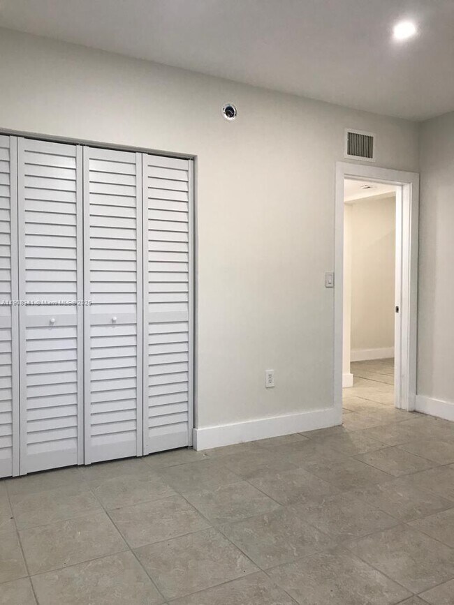 Building Photo - 1951 NE 167th St