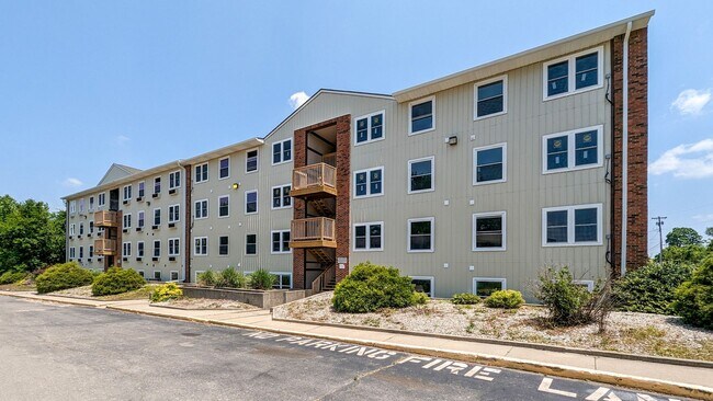 Building Photo - Fully Renovated!