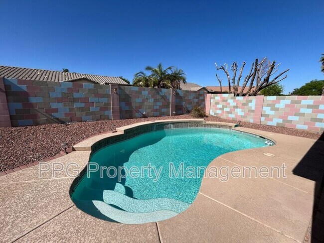 Building Photo - 13444 W Paradise Ln