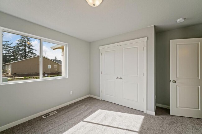 Building Photo - 4293 Ash Grove Dr NE