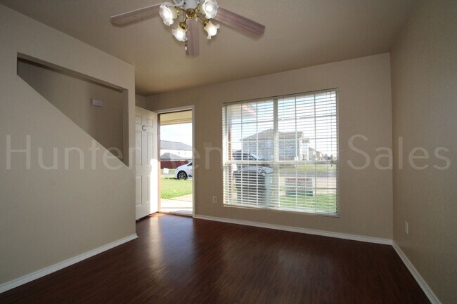 Building Photo - 3904 Gus Dr