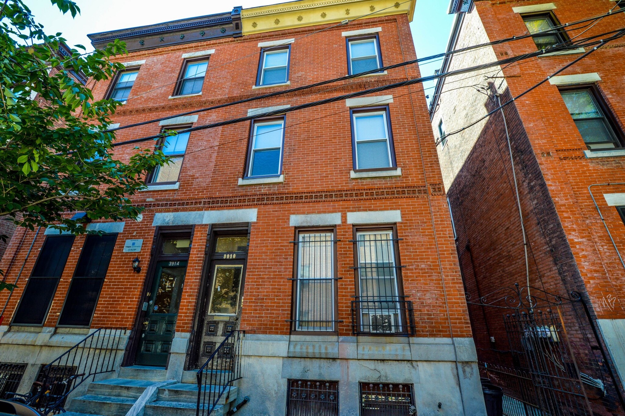 Building Photo - 3916 Pine St