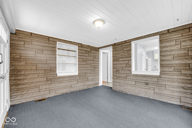 Building Photo - 1420 Kessler Blvd E Dr