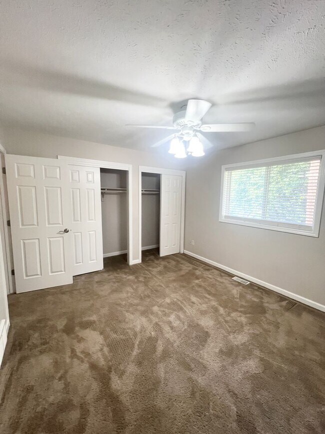 Building Photo - Suncrest Rental – Stunning 4-Bedroom Home Near Long Lake