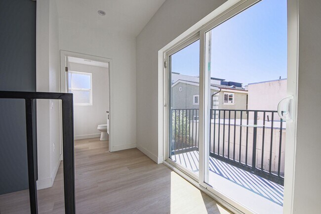 Building Photo - Luxury 2026 Townhomes with Massive Bedrooms + Decks with Views