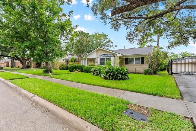 Primary Photo - 5322 Rutherglenn Dr
